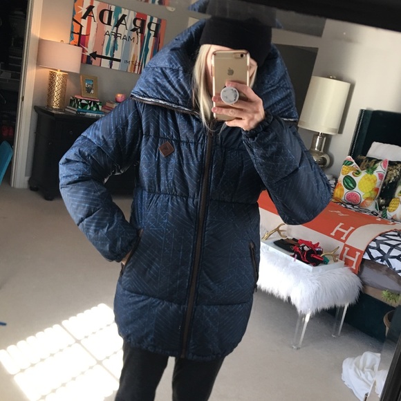 ๐ Reversible snow burton jacket ! ๐ - Picture 3 of 8